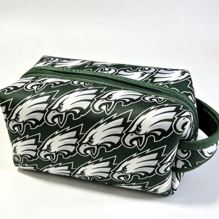 Green Eagle Print Toiletry Bag